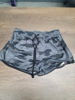 SO Athletic Black Camo Polyester Spandex Shorts Womens Medium